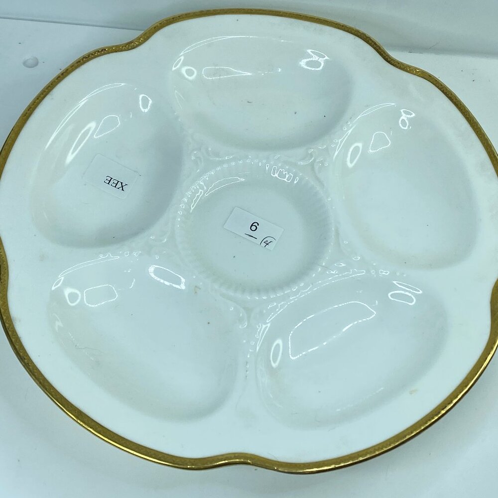 England Wedgwood Art Deco bone China Embossed & gold gilt oyster plate 9" A324